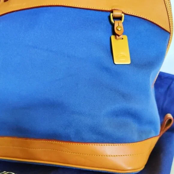 Dooney & Bourke Vintage Lg Cabriolet Zip Around Canvas/Leather Travel Bag - Blue - Picture 12 of 16